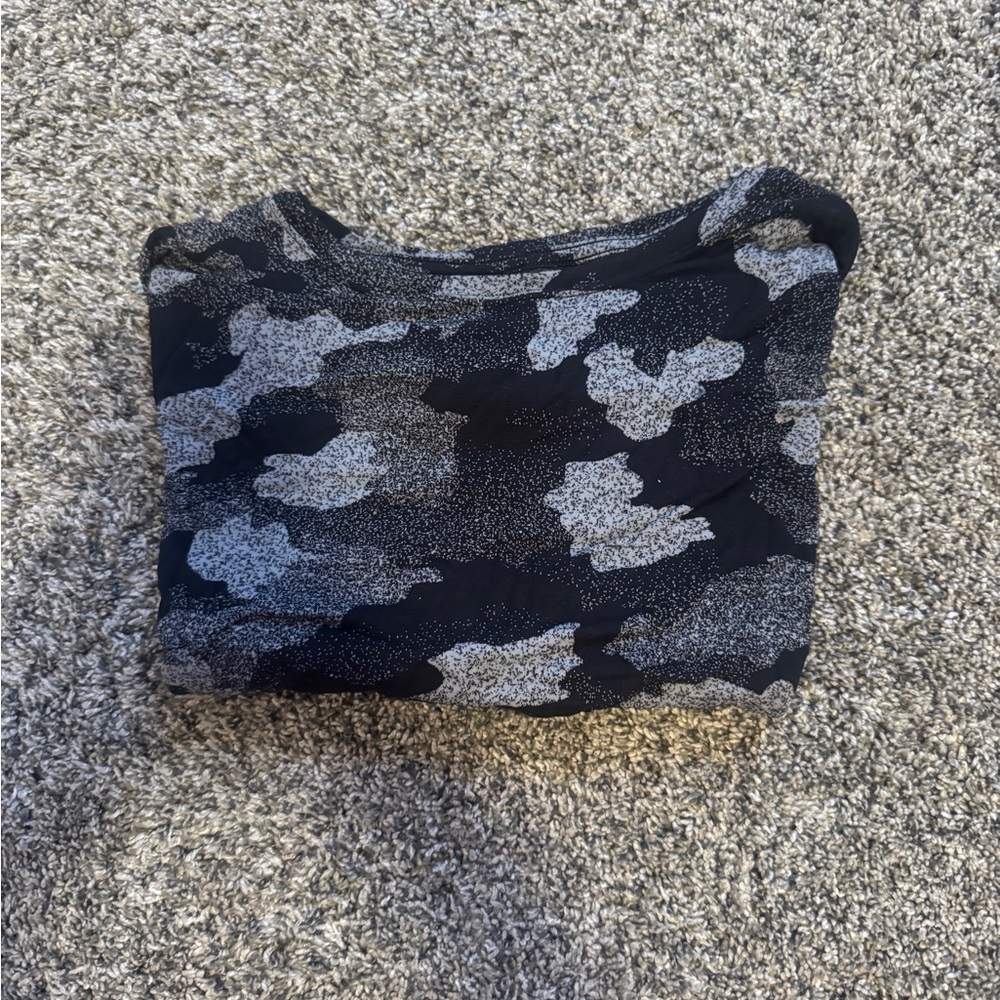 Lulu Lemon camo Cate Tee Size 2